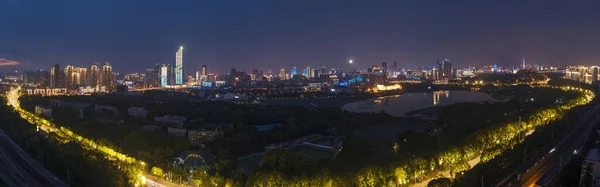 湖北省 中国の武漢市のスカイラインの風景 — ストック写真