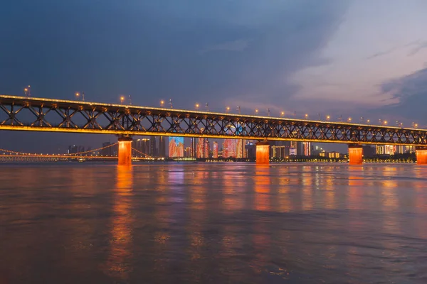 湖北省 中国の武漢市のスカイラインの風景 — ストック写真