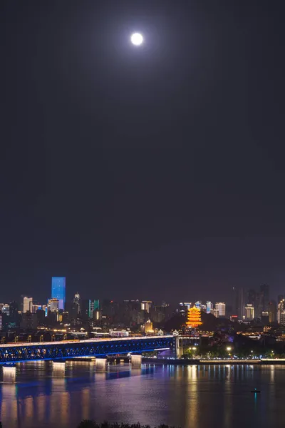 湖北省 中国の武漢市のスカイラインの風景 — ストック写真