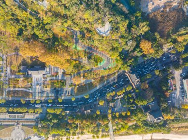 Wuhan Hanyang Nehri Sahili ve Nan 'anzui Parkı' nın sonbahar manzarası