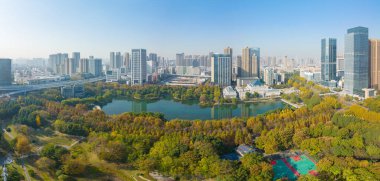 Wuhan, Hubei, Çin 'deki Houxianghe Park' ın sonbahar manzarası