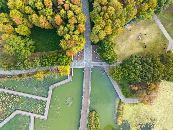 中国湖北省武漢のYuehu Parkの秋の風景 — ストック写真