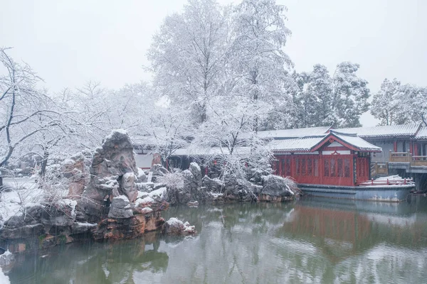 湖北武汉市东湖风景区樱花花园冬季雪景 — 图库照片