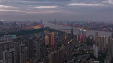 Wuhan şehri gökyüzü gece hava fotoğrafçılığı manzarası