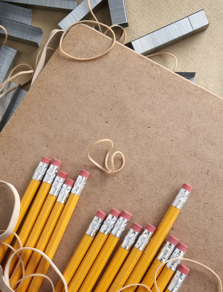 Lápis, material escolar e de escritório — Fotografia de Stock