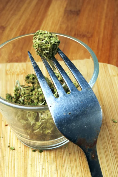 Jadalne marihuany, jeść garnek — Zdjęcie stockowe