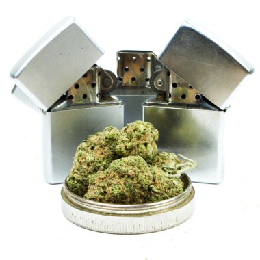 marihuana-cannabis, witte achtergrond