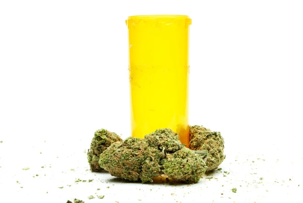 Marihuana, weißer Hintergrund — Stockfoto