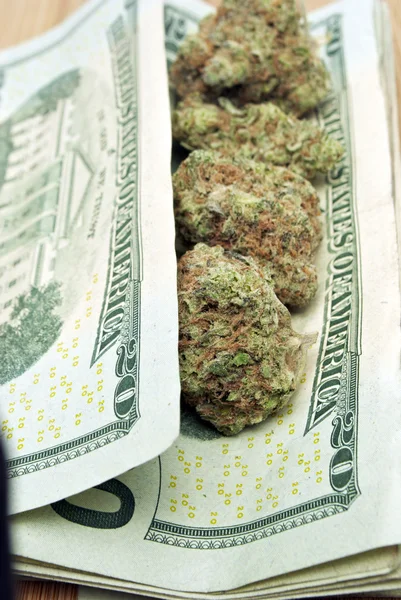 Μαριχουάνα και χρήματα — Φωτογραφία Αρχείου