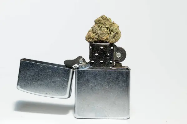 Marijuana Briquet Sur Fond Blanc — Photo