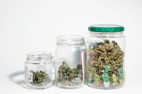Marihuana Medicinal Cogollos Cannabis Frascos Vidrio —  Fotos de Stock
