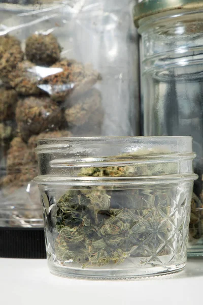 Marijuana Cannabis Buds Jars Háttérben Közelről — Stock Fotó