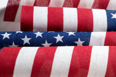 Arka planda Amerikan bayrakları, kapatın.