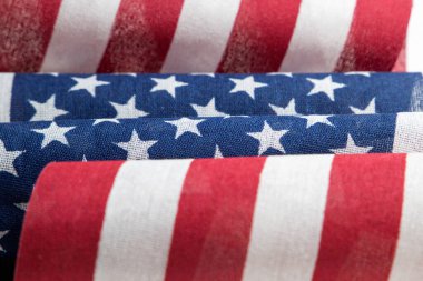 Arka planda Amerikan bayrakları, kapatın.