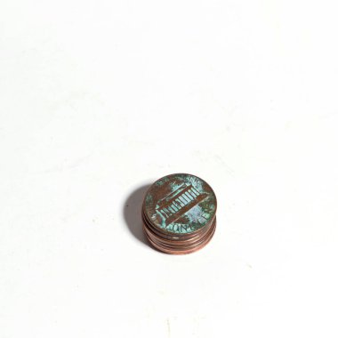 100 dolarlık küçük bir madeni paranın eski moda eski moda fotoğrafı.