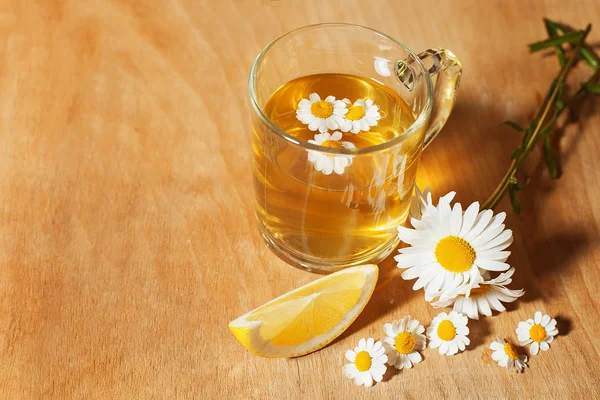 Трав'яний чай з лимоном — стокове фото