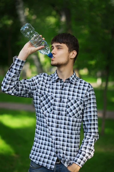 Slukker tørste – stockfoto