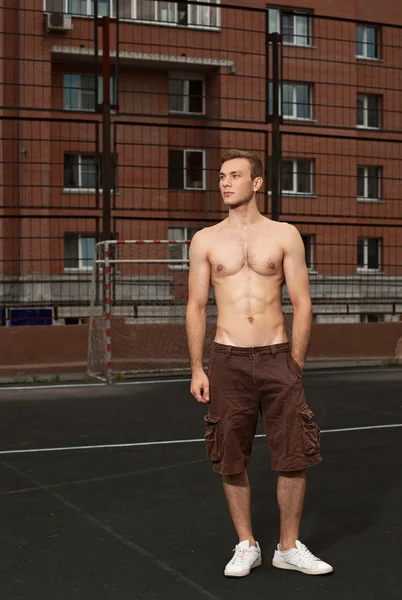 Young man posing — Stock Photo, Image