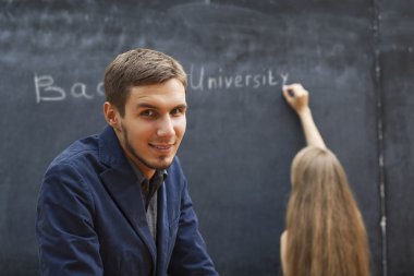 birkaç kelime yazı tahtası, öğrenciler