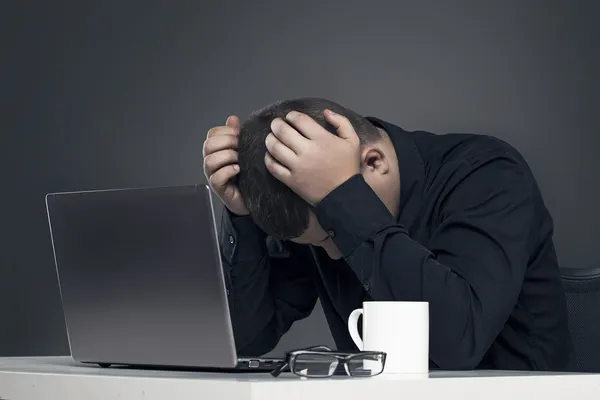 kırık laptop