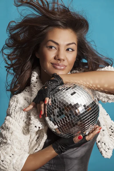 Meisje & disco bal. Close-up van portret — Stockfoto