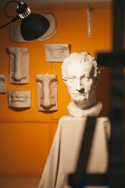 büst sanatçılar için