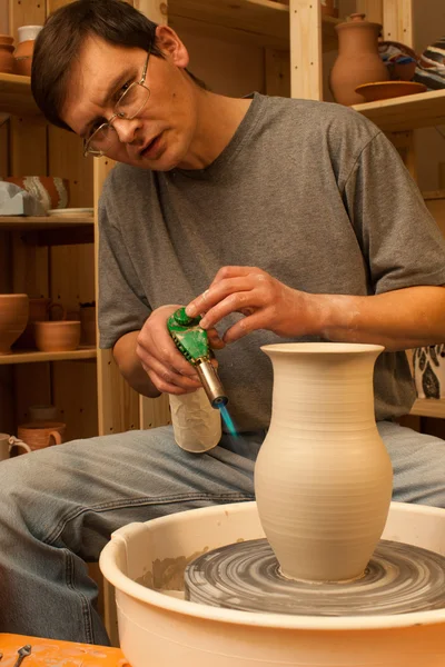 Making a pitcher. Pottery. Finish — Stock Photo, Image