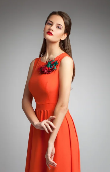 Chica en vestido rojo. — Foto de Stock