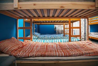 Çift Kişilik Şehir Manzaralı Oda. renkli Oda. parlak iç