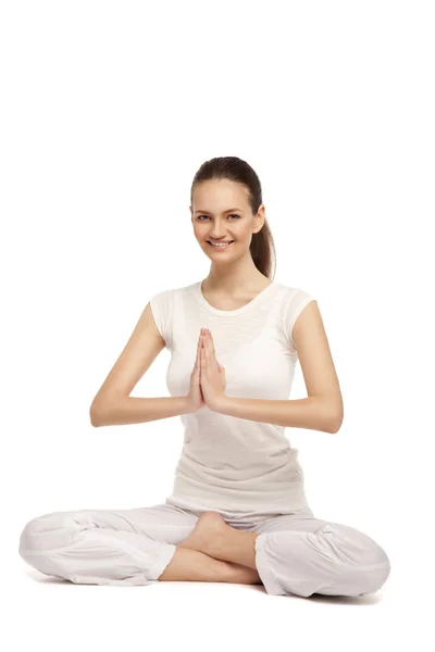 Joven hermosa yoga posando en un estudio background3 — Foto de Stock