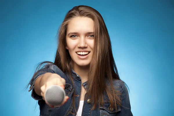 Cantando Mujer con Microfono72 — Foto de Stock