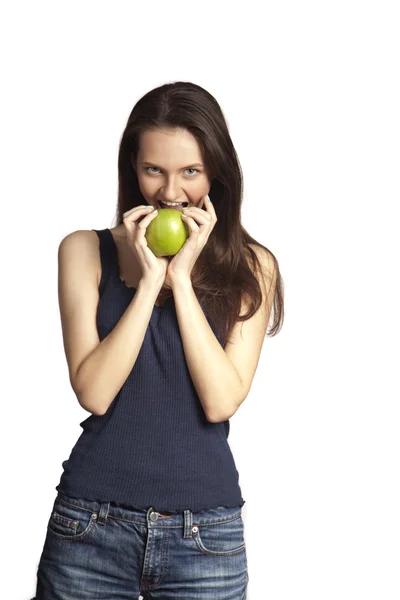 Mulher sorridente com maçã no branco — Fotografia de Stock