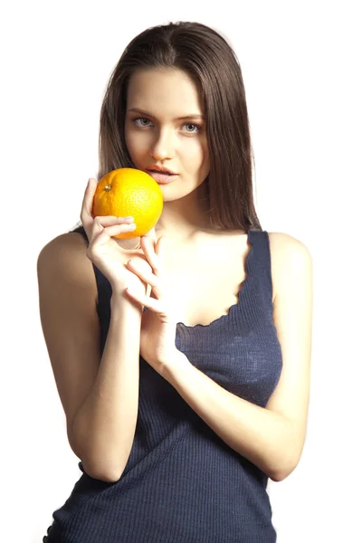 Flicka med orange — Stockfoto