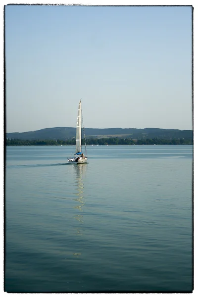 Plachetnice, jezero — Stock fotografie