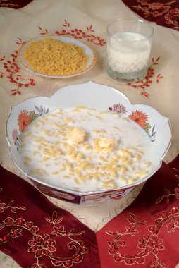 Ev yapımı hamur işi çorbası, geleneksel çorba. Geleneksel yemek