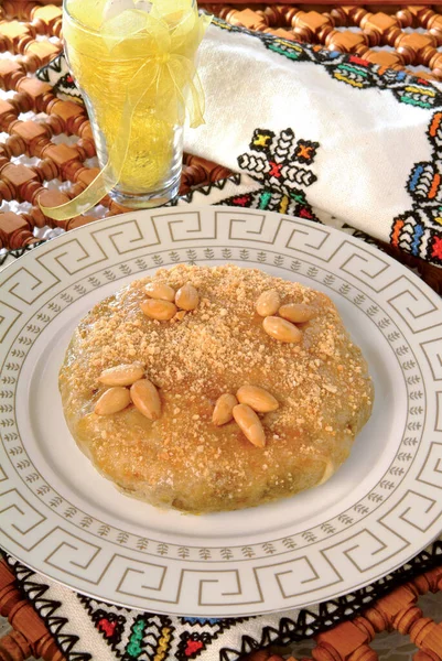 Bastila Hidangan Tradisional Maroko Pie Diisi Dengan Ayam Telur Bawang — Stok Foto