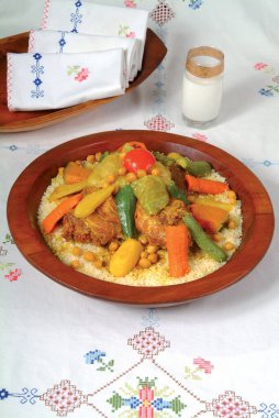 Kuskus, ünlü Fas geleneksel yemeği, Fas yemeği.