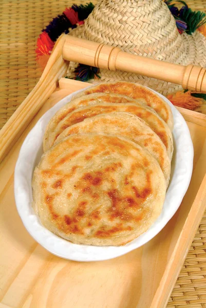 Msemen, enfes Msemmen Fas krepi, gözleme tabağı.               