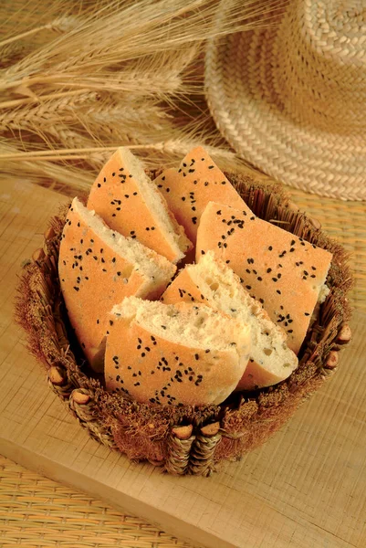 Traditional Wheat Bread Straw Basket — Fotografia de Stock