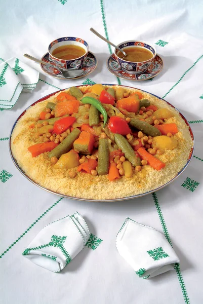 Kuskus, ünlü Fas geleneksel yemeği, Fas yemeği.