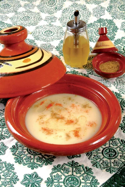 Tradycyjny Marokański Tagine Warzywami Słynny Tradycyjny Marokański Tajine Tradycyjny Mączka — Zdjęcie stockowe