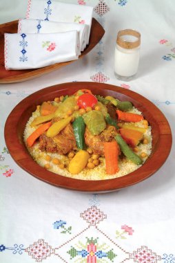 Kuskus, ünlü Fas geleneksel yemeği, Fas yemeği.