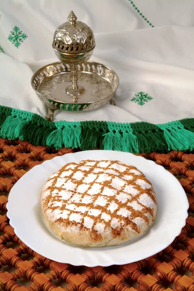 Бастильское Традиционное Марокканское Блюдо Пирог Курицей Яйца Лук Сахар Миндаль — стоковое фото