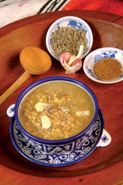 Mısır gevreği çorbası, ev yapımı çorba, geleneksel sağlıklı yemek.