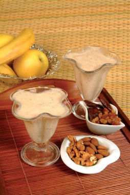 Ev yapımı doğal meyve suyu, doğal sağlıklı meyve suyu.