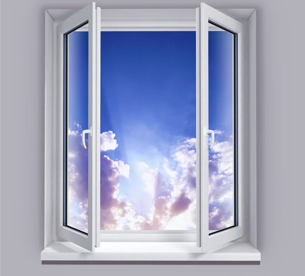 Offenes Fenster zum Himmel — Stockfoto