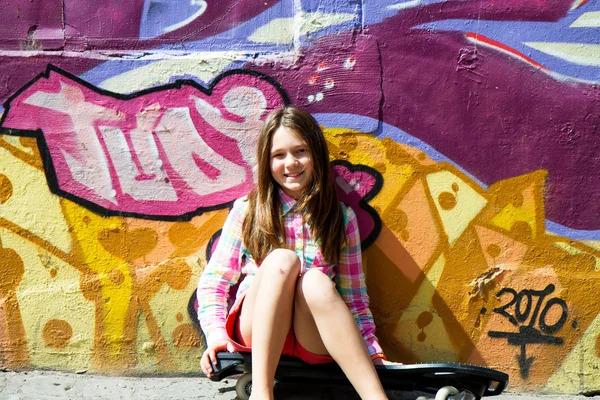 Girl with wave board — Stock Photo, Image