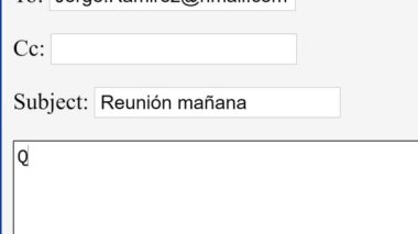 İspanyolca. Çevrimiçi Kutuda Sevgili Paula 'ya Giriş Mesajı Yazılıyor. Web sitesinde başka bir kişiye e-posta göndermeye başla. Giriş Mektupları. Monitör Ekranının Bakış Açısı.