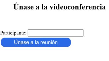 İspanyolca. İş görüşmesi için katılımcı adı video konferans girişine yazılıyor. Fare imleci kayıyor ve imza için toplantıya katılıyor. İnternet 'te İmleç Tıklaması Birleşme Toplanmasına Bağlanıyor.
