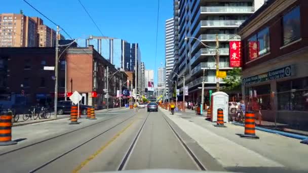 Punto Vista Del Conductor Conducir Través Zona Construcción Downtown City — Vídeos de Stock